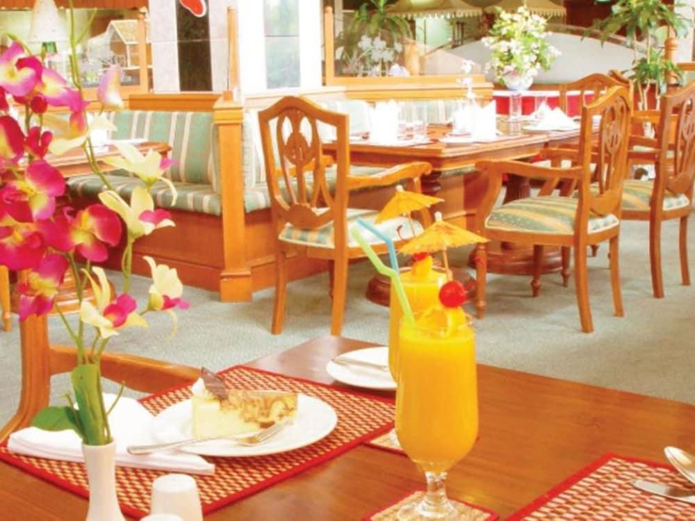 Mulia Hotel Bandar Seri Begawan Esterno foto