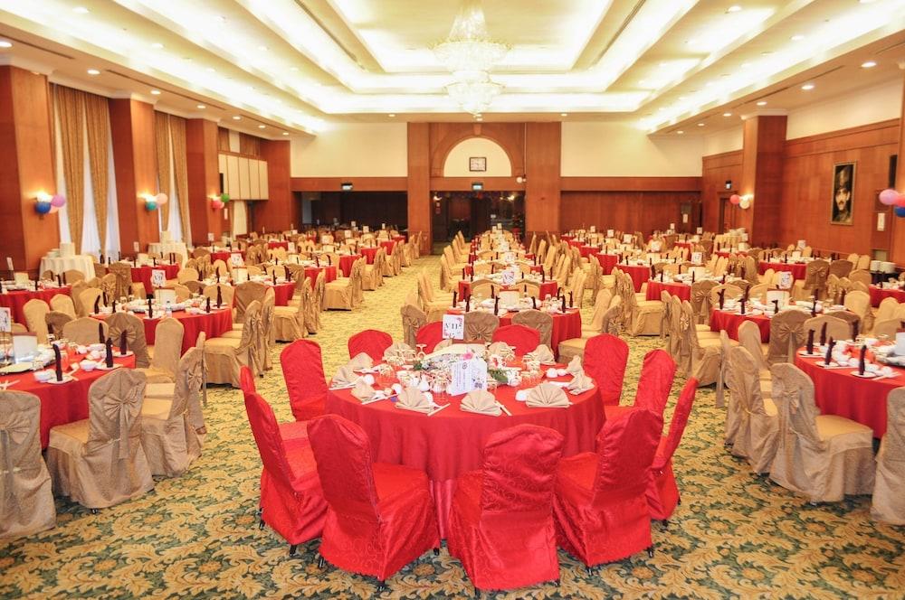 Mulia Hotel Bandar Seri Begawan Esterno foto