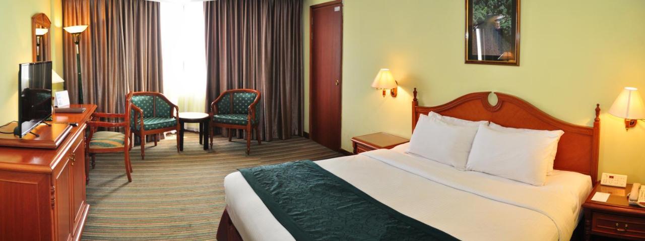 Mulia Hotel Bandar Seri Begawan Esterno foto