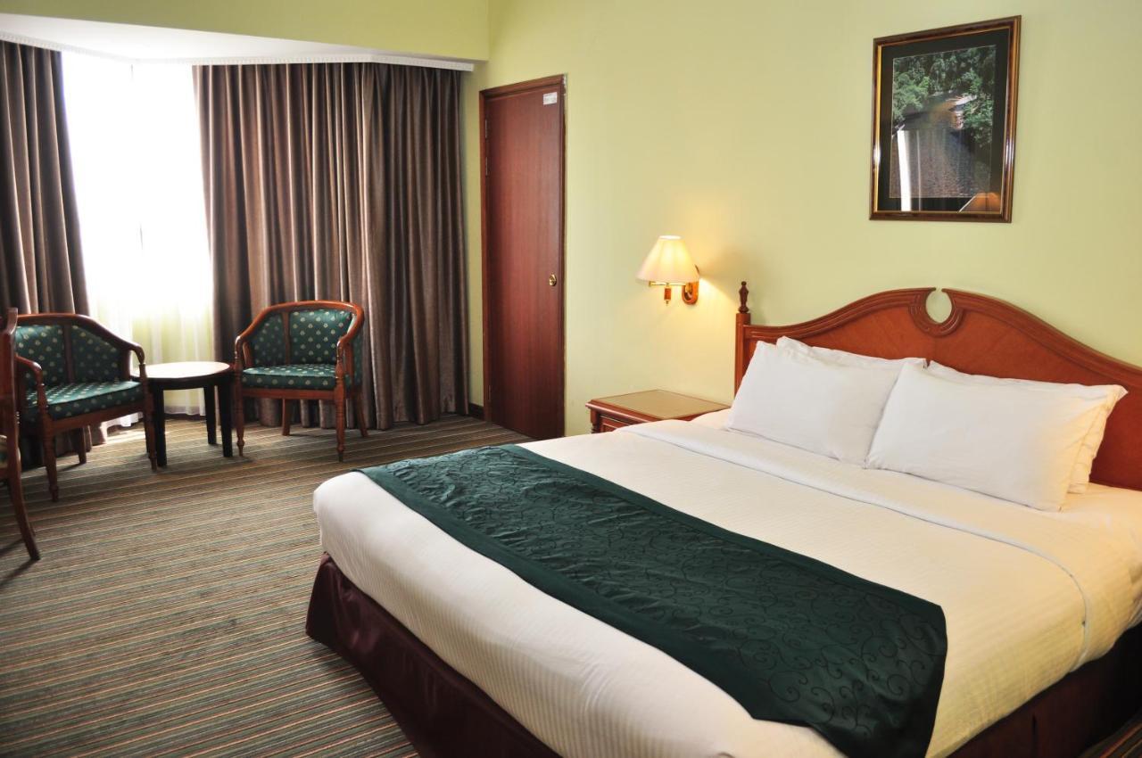 Mulia Hotel Bandar Seri Begawan Esterno foto